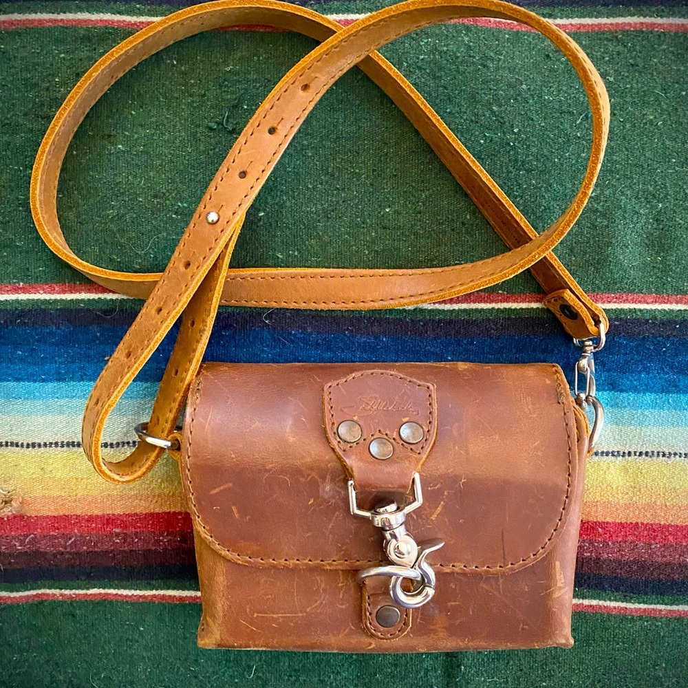 Saddleback Crossbody